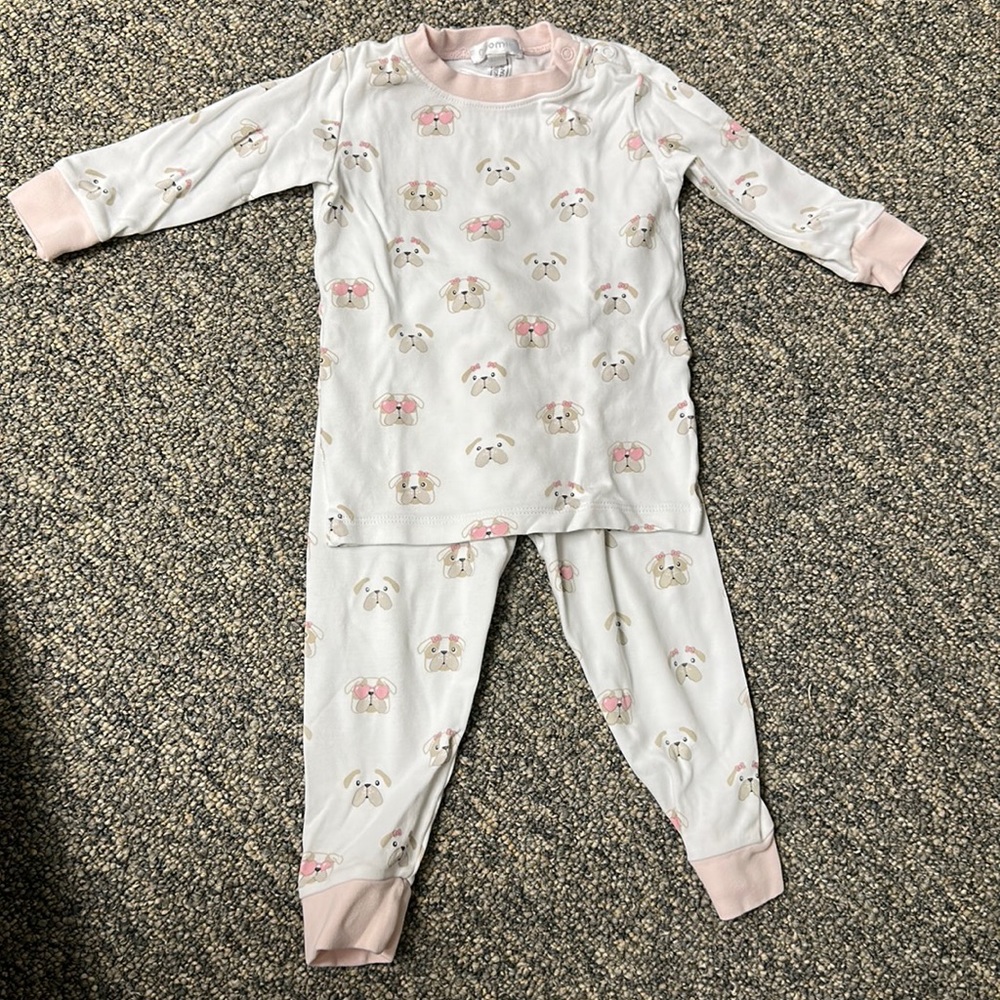 noomie pajama set in dog print size 18-24M